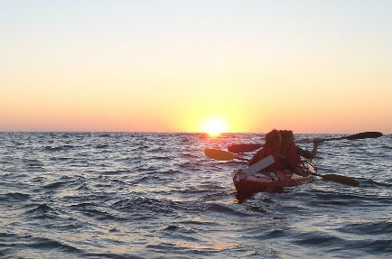 kayak de mer coucher de soleil pays basque